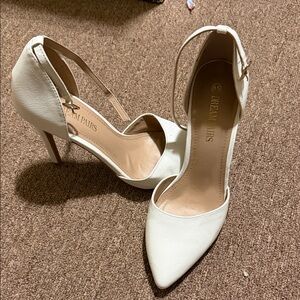Dream Pairs Elegant White Heels